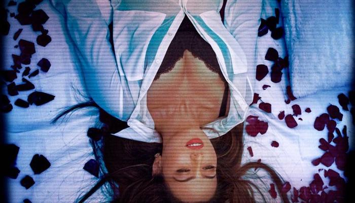 এবার শীতে বলিউডের 'উষ্ণতম' সিনেমার পোস্টার রিলিজ (ছবিতে) এবার শীতে বলিউডের 'উষ্ণতম' সিনেমার পোস্টার রিলিজ (ছবিতে)