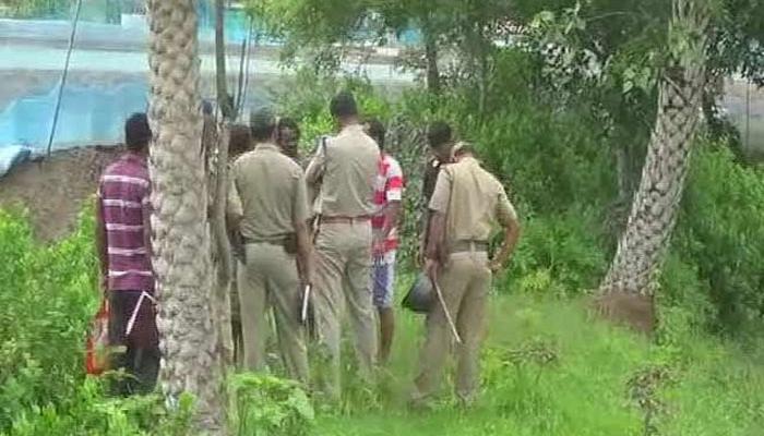 লক্ষ্মীপুজোর সকালটা তেতো করে দিল দুটি অস্বস্তিকর ঘটনা লক্ষ্মীপুজোর সকালটা তেতো করে দিল দুটি অস্বস্তিকর ঘটনা