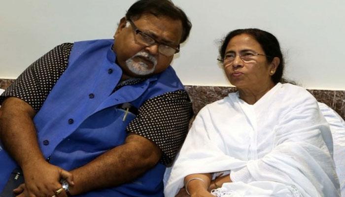 সিঙ্গুরে জমি ফেরত নিয়ে কাল নবান্নে বৈঠক, মুখ্যমন্ত্রীকে রিপোর্ট দেবেন পার্থ চট্টোপাধ্যায় সিঙ্গুরে জমি ফেরত নিয়ে কাল নবান্নে বৈঠক, মুখ্যমন্ত্রীকে রিপোর্ট দেবেন পার্থ চট্টোপাধ্যায়