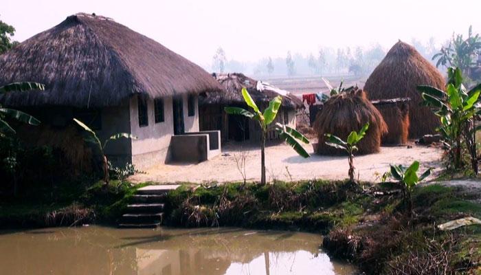 অবশেষে ঘরে ফিরলেন রায়গঞ্জের আব্দুল ঘাটা গ্রামের অঞ্জলী মণ্ডলের পরিবার অবশেষে ঘরে ফিরলেন রায়গঞ্জের আব্দুল ঘাটা গ্রামের অঞ্জলী মণ্ডলের পরিবার