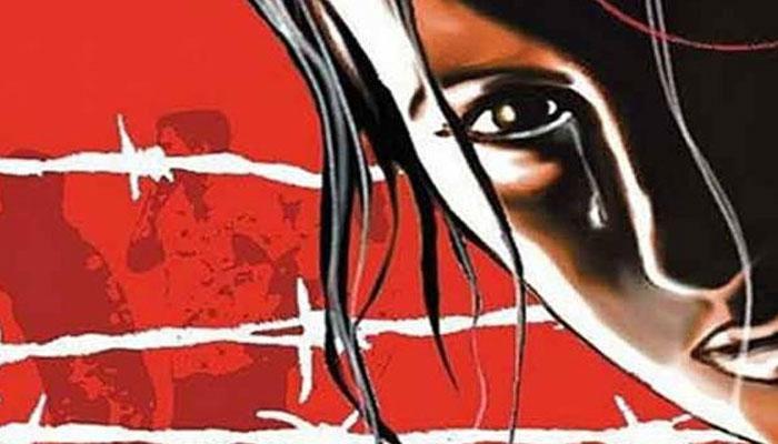 পারিবারিক কারণে গৃহবধূকে মারধরের অভিযোগ আত্মীয়ের বিরুদ্ধে পারিবারিক কারণে গৃহবধূকে মারধরের অভিযোগ আত্মীয়ের বিরুদ্ধে