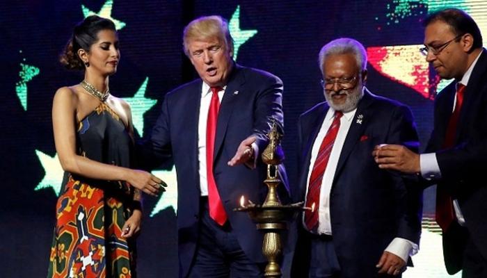 মোদীর স্লোগান ''চুরি'' করে মন জেতার চেষ্টা ট্রাম্পের মোদীর স্লোগান ''চুরি'' করে মন জেতার চেষ্টা ট্রাম্পের
