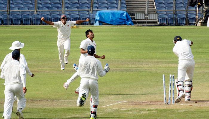 ৫ ব্যাটসম্যান এলেন আর গেলেন, সর্বোচ্চ রান ৯, গোটা দল অল আউট ৩৬ রানে ৫ ব্যাটসম্যান এলেন আর গেলেন, সর্বোচ্চ রান ৯, গোটা দল অল আউট ৩৬ রানে