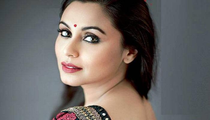 রানি মুখার্জির দিওয়ালি সেলফিটা দেখেছেন? রানি মুখার্জির দিওয়ালি সেলফিটা দেখেছেন?