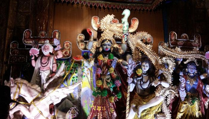 বারাসতে মাতৃ বন্দনায় আলো ও থিমের উত্সব বারাসতে মাতৃ বন্দনায় আলো ও থিমের উত্সব