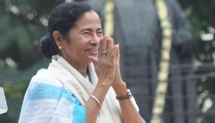 অভিষেককে ছাড়াই হল এবারের মমতা বন্দ্যোপাধ্যায়ের বাড়ির কালীপুজো অভিষেককে ছাড়াই হল এবারের মমতা বন্দ্যোপাধ্যায়ের বাড়ির কালীপুজো