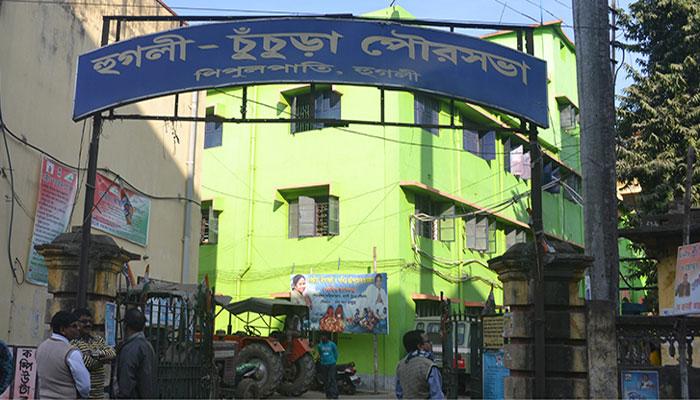 দুষ্কৃতী হামলার মধ্যে পড়লেন বিধানসভার প্রাক্তন ডেপুটি স্পিকার! দুষ্কৃতী হামলার মধ্যে পড়লেন বিধানসভার প্রাক্তন ডেপুটি স্পিকার!