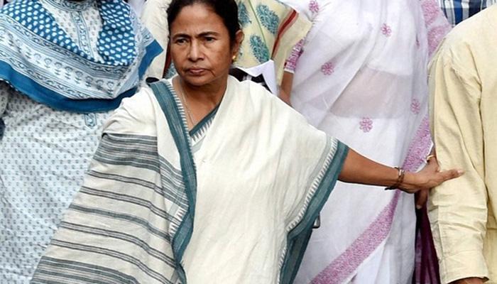 স্কুল শিক্ষকদের অবসরের বয়স বাড়াতে চান মুখ্যমন্ত্রী স্কুল শিক্ষকদের অবসরের বয়স বাড়াতে চান মুখ্যমন্ত্রী