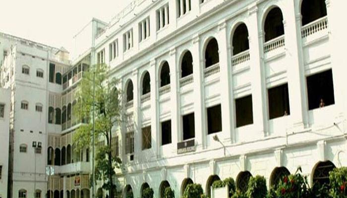 নজরদারি বাড়াতে এবার কলকাতা বিশ্ববিদ্যালয়ের গেটে সিসিটিভি নজরদারি বাড়াতে এবার কলকাতা বিশ্ববিদ্যালয়ের গেটে সিসিটিভি