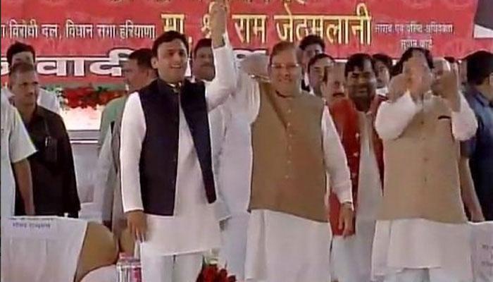 "তরবারি দিয়েছ...তবে সেটা ব্যবহারে বাধ্য কোর না" শিবপালকে বললেন অখিলেশ "তরবারি দিয়েছ...তবে সেটা ব্যবহারে বাধ্য কোর না" শিবপালকে বললেন অখিলেশ