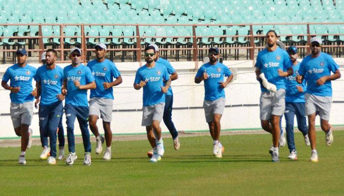 রাজকোটে ভারতীয় দল একদিন কোথায় খাওয়া দাওয়া করল জানেন? রাজকোটে ভারতীয় দল একদিন কোথায় খাওয়া দাওয়া করল জানেন?