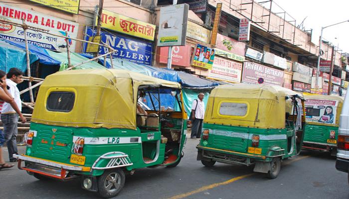 কয়েক মাসে কমেছে LPG-র র দাম, তবুও বাড়ছে অটোর ভাড়া! কয়েক মাসে কমেছে LPG-র র দাম, তবুও বাড়ছে অটোর ভাড়া!