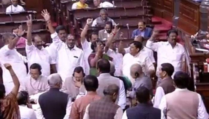 নোট বাতিল ইস্যুতে ভোটাভুটি নিয়ে মতান্তরের জেরে সংসদে মুলতবি অধিবেশন নোট বাতিল ইস্যুতে ভোটাভুটি নিয়ে মতান্তরের জেরে সংসদে মুলতবি অধিবেশন