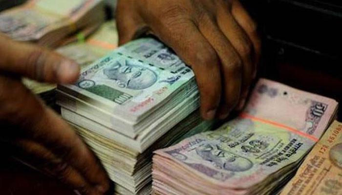 বিয়ের কার্ড নিয়ে টাকা তুলতে যাওয়ার আগে RBI-এর এই শর্তগুলো জেনে নিন বিয়ের কার্ড নিয়ে টাকা তুলতে যাওয়ার আগে RBI-এর এই শর্তগুলো জেনে নিন