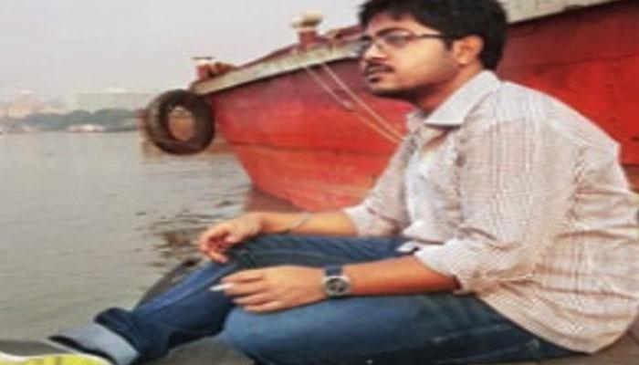 ফেয়ারলি প্লেসের ঘাটে ভেসে উঠল রৌনক সাহার দেহ ফেয়ারলি প্লেসের ঘাটে ভেসে উঠল রৌনক সাহার দেহ