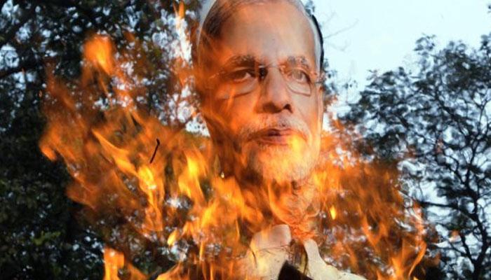 আক্রোশ দিবসের ডাকে দেশজুড়ে প্রতিবাদ, পথে এককাট্টা বিরোধীরা আক্রোশ দিবসের ডাকে দেশজুড়ে প্রতিবাদ, পথে এককাট্টা বিরোধীরা