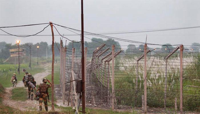 পাক সেনার গুলিতে জম্মুতে আহত BSF জওয়ান পাক সেনার গুলিতে জম্মুতে আহত BSF জওয়ান