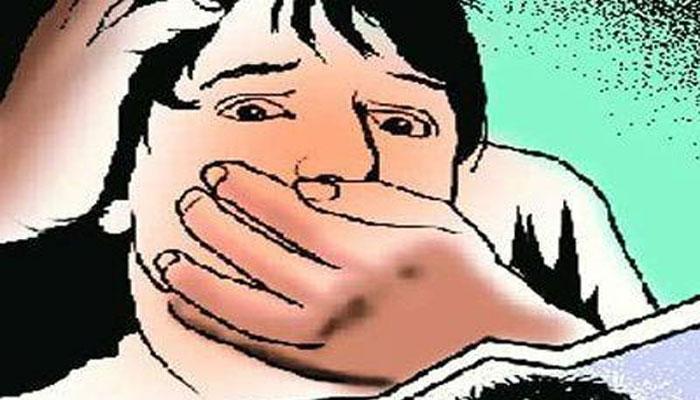 মায়ের কোল থেকে চুরি হয়ে যাচ্ছে সন্তান, গুজবও ছড়াচ্ছে জোর কদমে! মায়ের কোল থেকে চুরি হয়ে যাচ্ছে সন্তান, গুজবও ছড়াচ্ছে জোর কদমে!