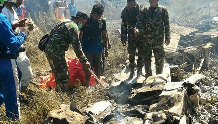 জাকার্তায় বিমান দুর্ঘটনায় মৃত্যু হল ১৩ জনের জাকার্তায় বিমান দুর্ঘটনায় মৃত্যু হল ১৩ জনের