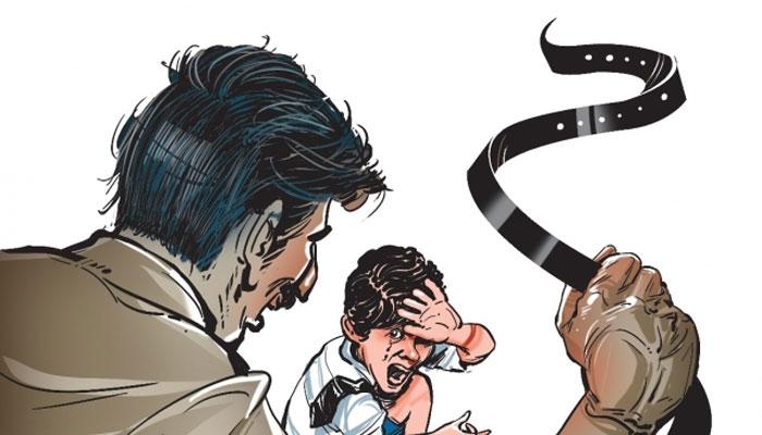 সল্টলেকের দত্তাবাদে শিশুকে বেধরক মারধরের অভিযোগ গ্রেফতার বাবা-মা! সল্টলেকের দত্তাবাদে শিশুকে বেধরক মারধরের অভিযোগ গ্রেফতার বাবা-মা!