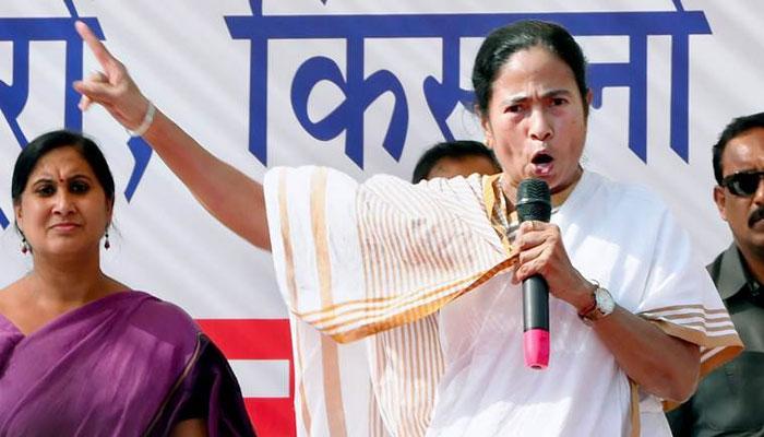 নোটি বাতিল ইস্যুতে আন্দোলনে ঝাঁঝ আনতে ফের দিল্লি যেতে পারেন মমতা নোটি বাতিল ইস্যুতে আন্দোলনে ঝাঁঝ আনতে ফের দিল্লি যেতে পারেন মমতা