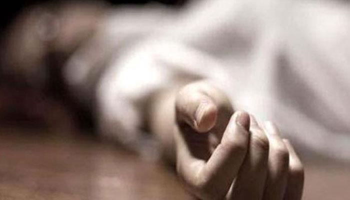 সম্পর্কের টানাপোড়েনেই কি আত্মঘাতী দুর্গাপুরে কল সেন্টারের কর্মী? সম্পর্কের টানাপোড়েনেই কি আত্মঘাতী দুর্গাপুরে কল সেন্টারের কর্মী?