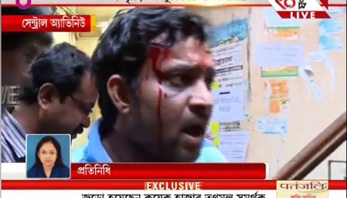 বিজেপি অফিসে তৃণমূলের ইট বৃষ্টি, ভাঙচুর, আহত ১৭ বিজেপি অফিসে তৃণমূলের ইট বৃষ্টি, ভাঙচুর, আহত ১৭