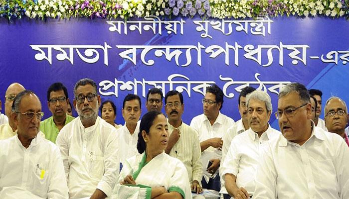 রাজ্যে উন্নয়নমূলক কাজের গতিপ্রকৃতি বুঝতে আজ টাউন হলে প্রশানিক বৈঠক করবেন মুখ্যমন্ত্রী রাজ্যে উন্নয়নমূলক কাজের গতিপ্রকৃতি বুঝতে আজ টাউন হলে প্রশানিক বৈঠক করবেন মুখ্যমন্ত্রী