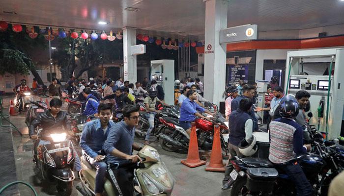 আগামী কাল থেকে পেট্রলপাম্পে 'নো কার্ড' আগামী কাল থেকে পেট্রলপাম্পে 'নো কার্ড'