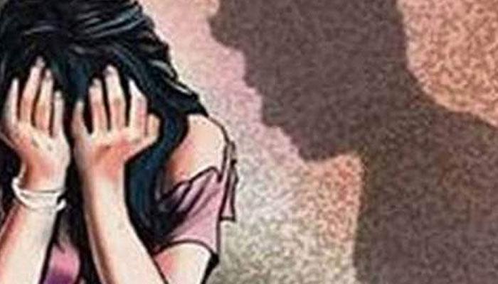 ভর সন্ধেয় ছাত্রীর শ্লীলতাহানির অভিযোগ ভর সন্ধেয় ছাত্রীর শ্লীলতাহানির অভিযোগ