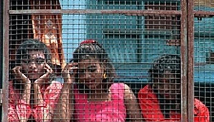 'নারী পাচারের স্বর্গরাজ্য হয়ে উঠেছে হায়দরাবাদ!' 'নারী পাচারের স্বর্গরাজ্য হয়ে উঠেছে হায়দরাবাদ!'