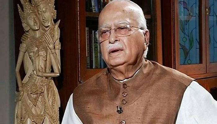 আরএসএস-কে উপদেশ দিলেন 'মার্গ দর্শক' আডবাণী আরএসএস-কে উপদেশ দিলেন 'মার্গ দর্শক' আডবাণী