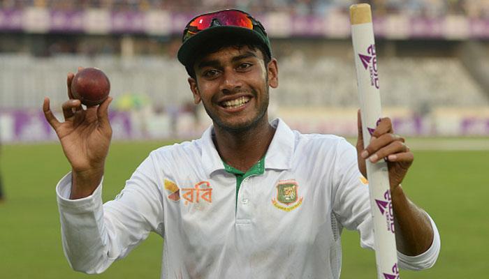 মুশফিকুর গোলাগুলি ছুঁড়ছেন আর মিরাজ বন্দনা করছেন অশ্বিনের মুশফিকুর গোলাগুলি ছুঁড়ছেন আর মিরাজ বন্দনা করছেন অশ্বিনের