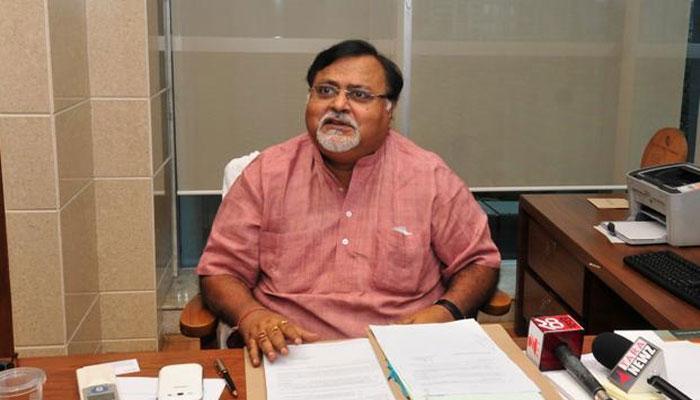 কলকাতা বিশ্ববিদ্যালয়ের ছাত্র সংসদের কাজিয়া মেটাতে সচেষ্ট শিক্ষামন্ত্রী কলকাতা বিশ্ববিদ্যালয়ের ছাত্র সংসদের কাজিয়া মেটাতে সচেষ্ট শিক্ষামন্ত্রী
