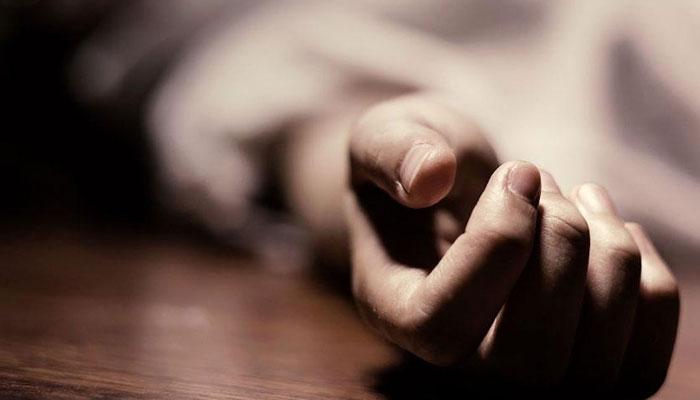 হাসপাতালের জানালা দিয়ে ঝাঁপ দিয়ে আত্মঘাতী ক্যানসার আক্রান্ত রোগী হাসপাতালের জানালা দিয়ে ঝাঁপ দিয়ে আত্মঘাতী ক্যানসার আক্রান্ত রোগী