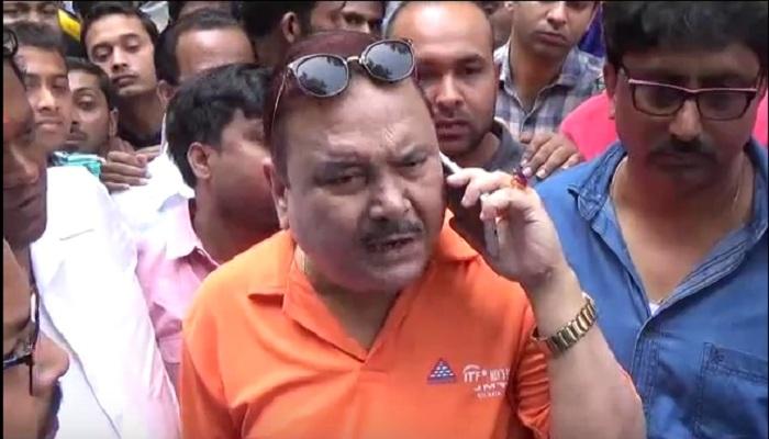 "নাম পাল্টে কেওড়াতলা অ্যাপেলো সাইনবোর্ড ঝুলিয়ে দেব?"; ফোনেই ধমক, চেনা মেজাজে মদন মিত্র "নাম পাল্টে কেওড়াতলা অ্যাপেলো সাইনবোর্ড ঝুলিয়ে দেব?"; ফোনেই ধমক, চেনা মেজাজে মদন মিত্র