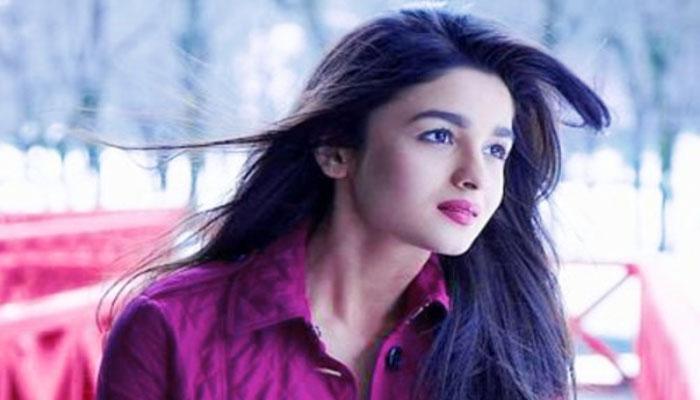 জানেন আলিয়ার চোখে সবথেকে লাজুক পুরুষ কে? জানেন আলিয়ার চোখে সবথেকে লাজুক পুরুষ কে?