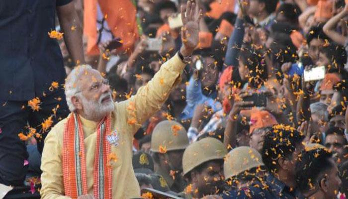 বারাণসীর প্রেস্টিজ ফাইটে প্রধানমন্ত্রী, চার দিনে তিনবার মোদীর রোড শো বারাণসীর প্রেস্টিজ ফাইটে প্রধানমন্ত্রী, চার দিনে তিনবার মোদীর রোড শো
