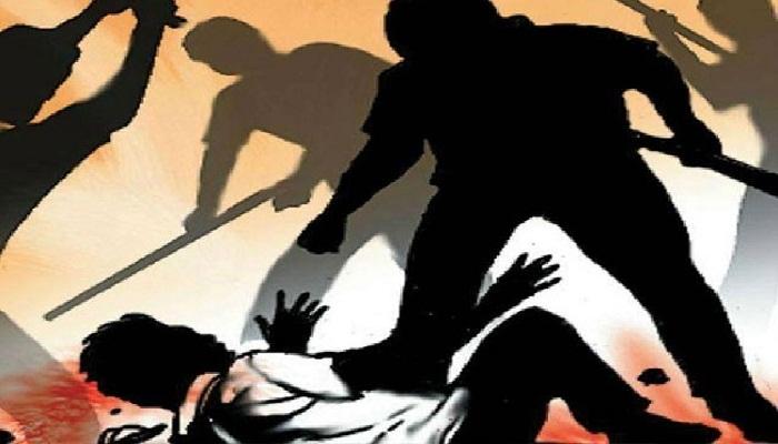রং সাইডে গাড়ি চালানোর প্রতিবাদ করে প্রহৃত প্রধান শিক্ষক রং সাইডে গাড়ি চালানোর প্রতিবাদ করে প্রহৃত প্রধান শিক্ষক