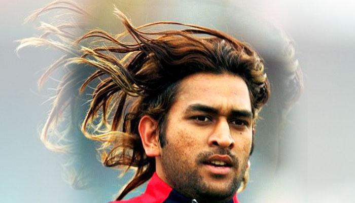 দ্বারকায় হোটেলে আগুন, অক্ষত অবস্থায় উদ্ধার করা হল মহেন্দ্র সিং ধোনিকে দ্বারকায় হোটেলে আগুন, অক্ষত অবস্থায় উদ্ধার করা হল মহেন্দ্র সিং ধোনিকে