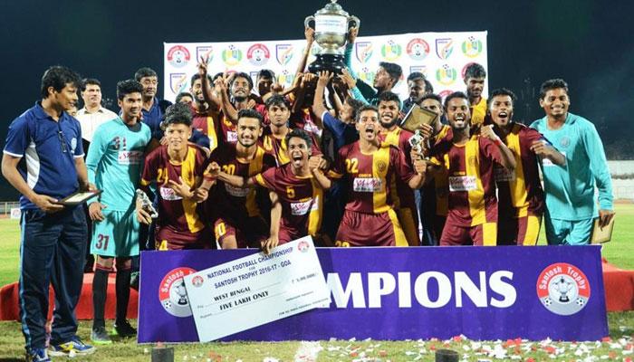 গোয়াকে হারিয়ে ছ'বছর পর সন্তোষ ট্রফি চ্যাম্পিয়ন বাংলা গোয়াকে হারিয়ে ছ'বছর পর সন্তোষ ট্রফি চ্যাম্পিয়ন বাংলা