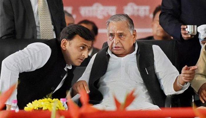 প্রকাশ্য সমাবেশে ছেলেকে 'বিশ্বাসঘাতক' বলে আক্রমণ মুলায়মের! প্রকাশ্য সমাবেশে ছেলেকে 'বিশ্বাসঘাতক' বলে আক্রমণ মুলায়মের!