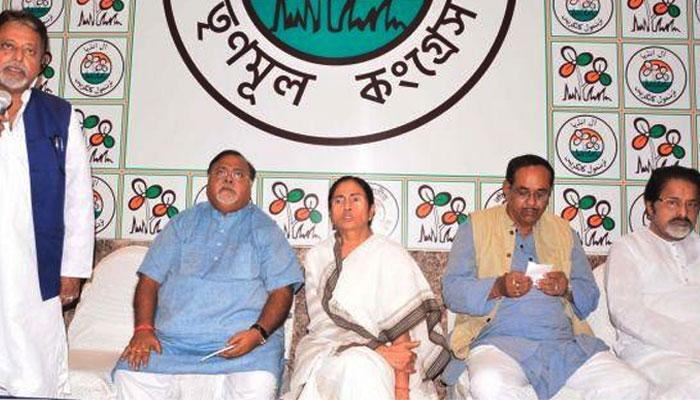 বর্ষবরণের হোর্ডিংয়ে সুদীপ-নয়নাকে কি 'ছেঁটে' ফেলল তৃণমূল? প্রশ্ন সাংসদ কুণালের বর্ষবরণের হোর্ডিংয়ে সুদীপ-নয়নাকে কি 'ছেঁটে' ফেলল তৃণমূল? প্রশ্ন সাংসদ কুণালের