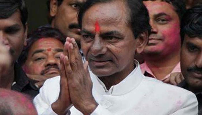 যাতায়াত ও খাবারের খরচ তুলতে কুলিগিরির পেশায় মুখ্যমন্ত্রী যাতায়াত ও খাবারের খরচ তুলতে কুলিগিরির পেশায় মুখ্যমন্ত্রী