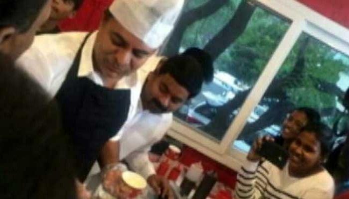 আইসক্রিম ও ফলের রস বেচে মুখ্যমন্ত্রীর ছেলে 'ইনকাম' করল ৭.৫০ লাখ টাকা! আইসক্রিম ও ফলের রস বেচে মুখ্যমন্ত্রীর ছেলে 'ইনকাম' করল ৭.৫০ লাখ টাকা!