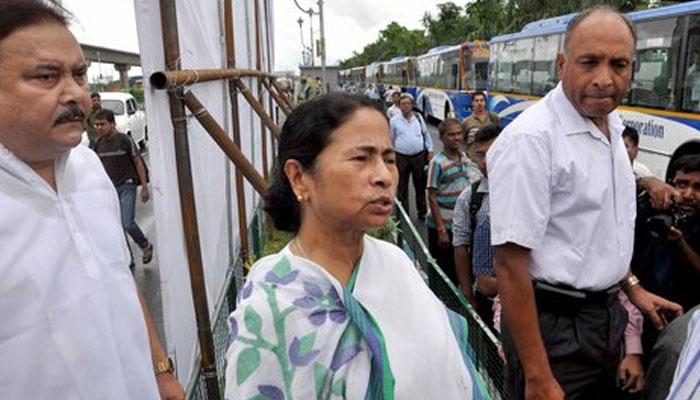 মদনকে এনার্জি দিলেন মমতা ব্যানার্জি মদনকে এনার্জি দিলেন মমতা ব্যানার্জি