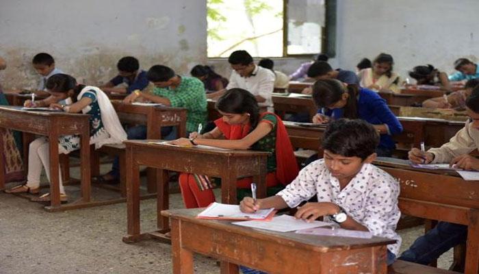 সামনেই বিয়ে, তাই পরীক্ষার খাতায় পাশ করানোর লিখিত আর্জি ছাত্রীর সামনেই বিয়ে, তাই পরীক্ষার খাতায় পাশ করানোর লিখিত আর্জি ছাত্রীর