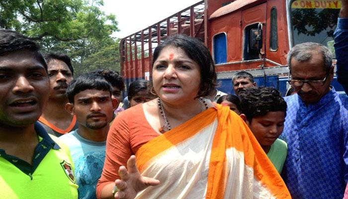 আজ আউশগ্রাম যাচ্ছেন সায়ন্তন বসু, লকেট চট্টোপাধ্যায়রা আজ আউশগ্রাম যাচ্ছেন সায়ন্তন বসু, লকেট চট্টোপাধ্যায়রা