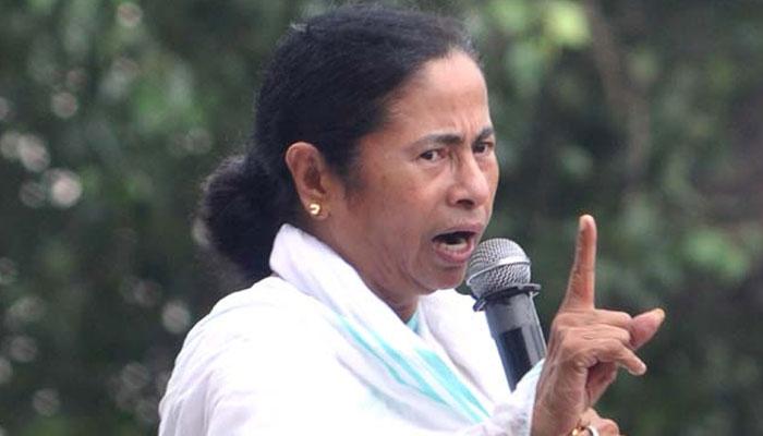 তরোয়াল নিয়ে এলাকা দখল করা যাবে না, বীরভূমে প্রশাসনিক বৈঠকে কড়া মুখ্যমন্ত্রী তরোয়াল নিয়ে এলাকা দখল করা যাবে না, বীরভূমে প্রশাসনিক বৈঠকে কড়া মুখ্যমন্ত্রী