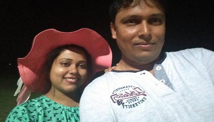 বারাসত আদালতের বাইরে আক্রান্ত মনুয়ার আইনজীবী বারাসত আদালতের বাইরে আক্রান্ত মনুয়ার আইনজীবী